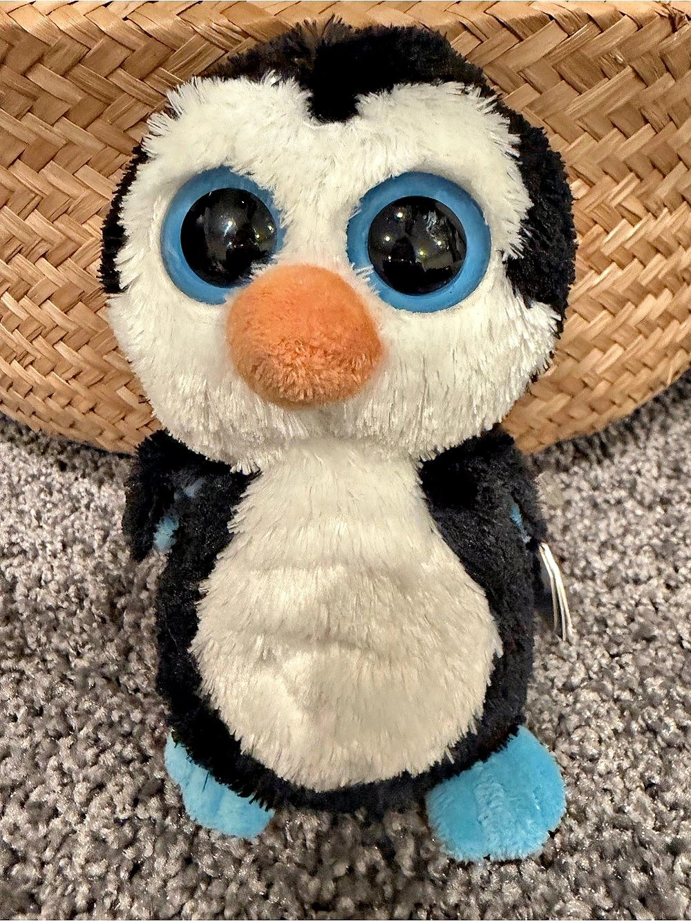 TY Beanie Boos Waddles Penguin 6” Plush NWT Solid Blue Eyes Older Style